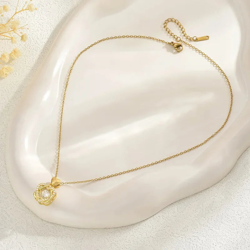 HEXA Heart Zircon Pendant Necklace